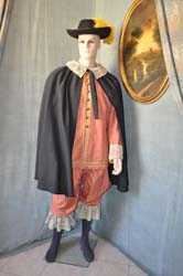Vestiti del hotsell 600 uomo